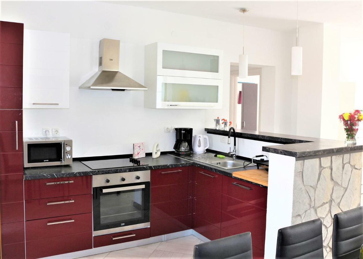 Apartments Mario Malinska Extérieur photo