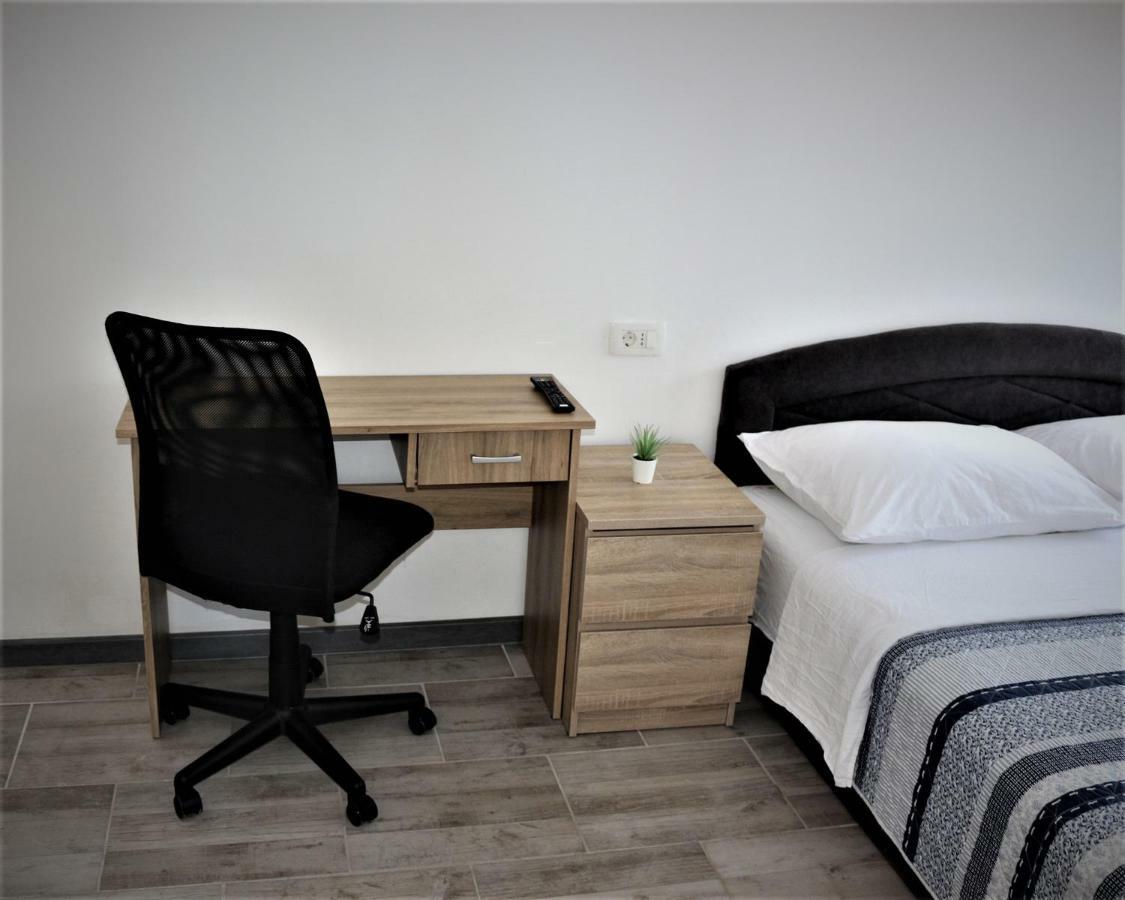 Apartments Mario Malinska Extérieur photo