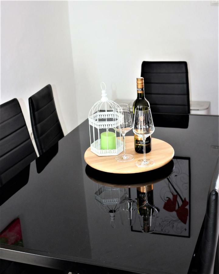 Apartments Mario Malinska Extérieur photo