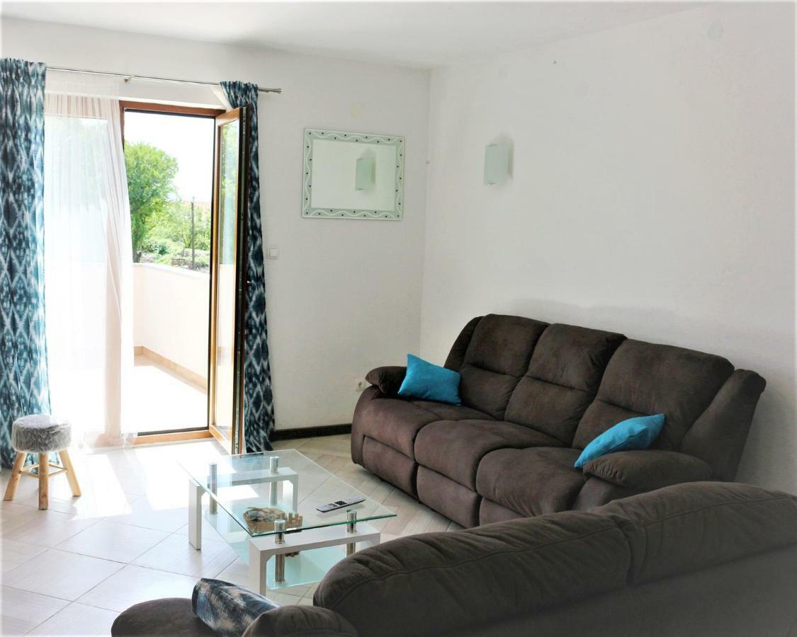 Apartments Mario Malinska Extérieur photo